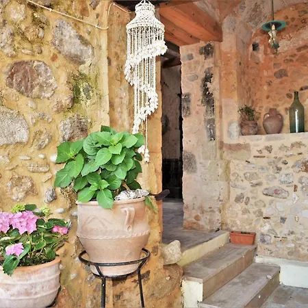 Villa Archontiko Tis Irinis Ádhele